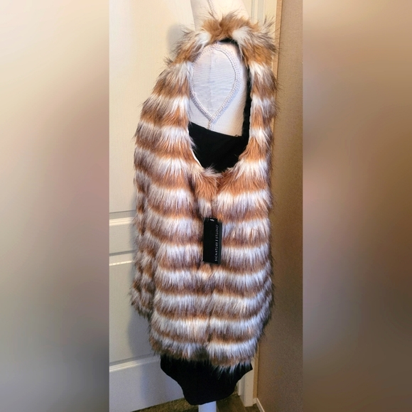 NWT Signature Studio white,black and tan faux fur vest Size Large - Picture 3 of 4
